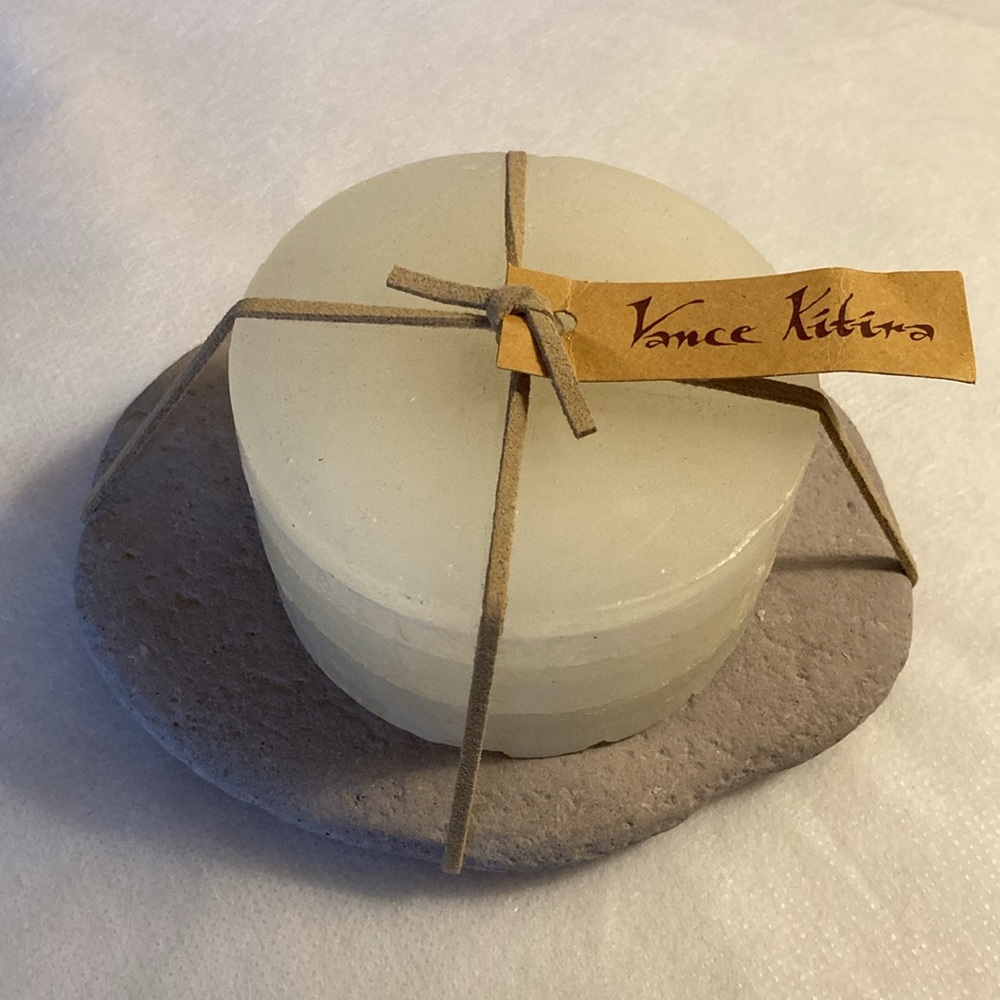 NWOT - Vance Katina Tri-Layered White Pillar Wax Candles Sitting On A Stone Base